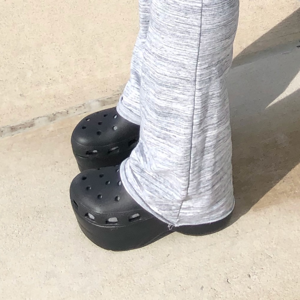 Black Crocs(SOLD OUT)